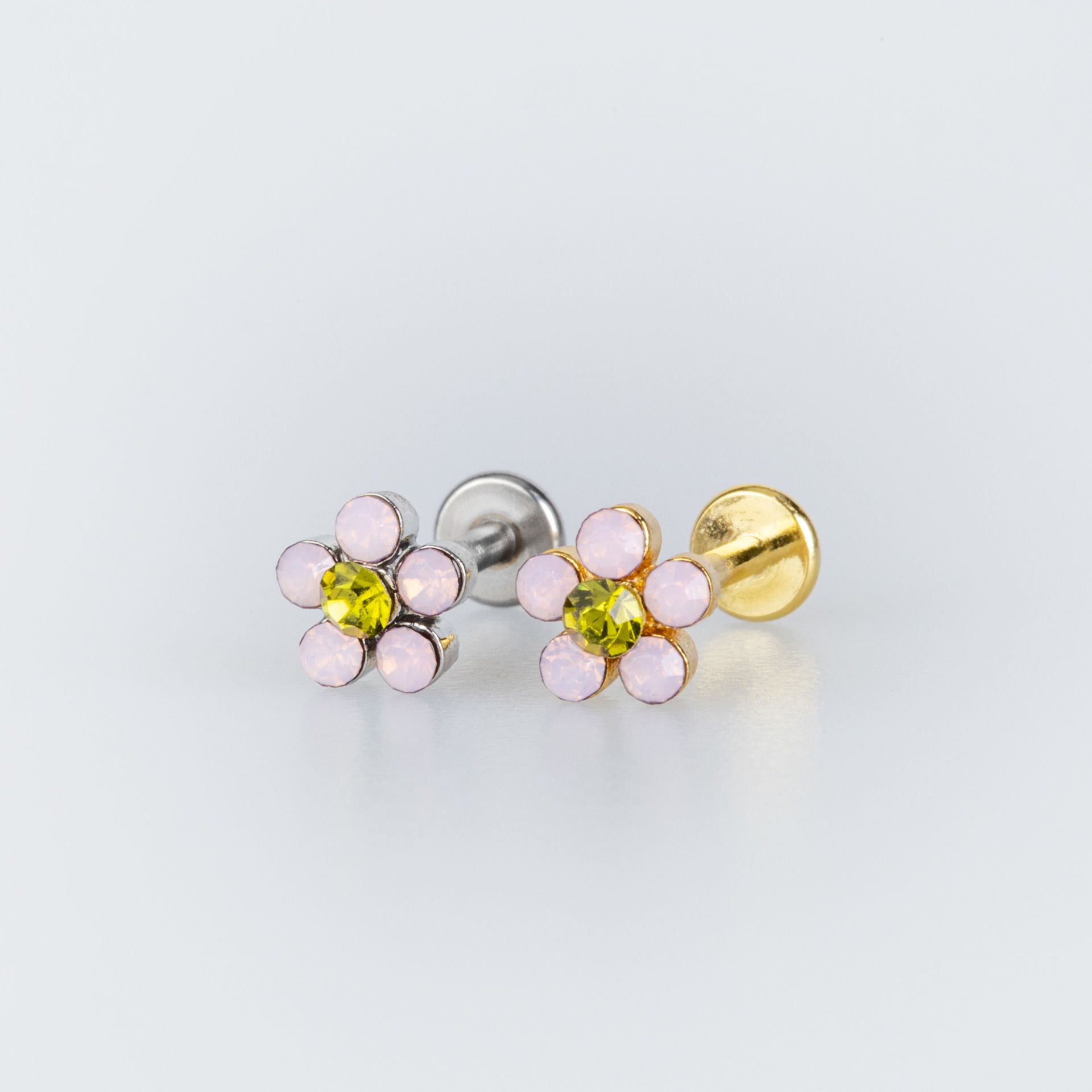 Piercing Tragus Çiçek