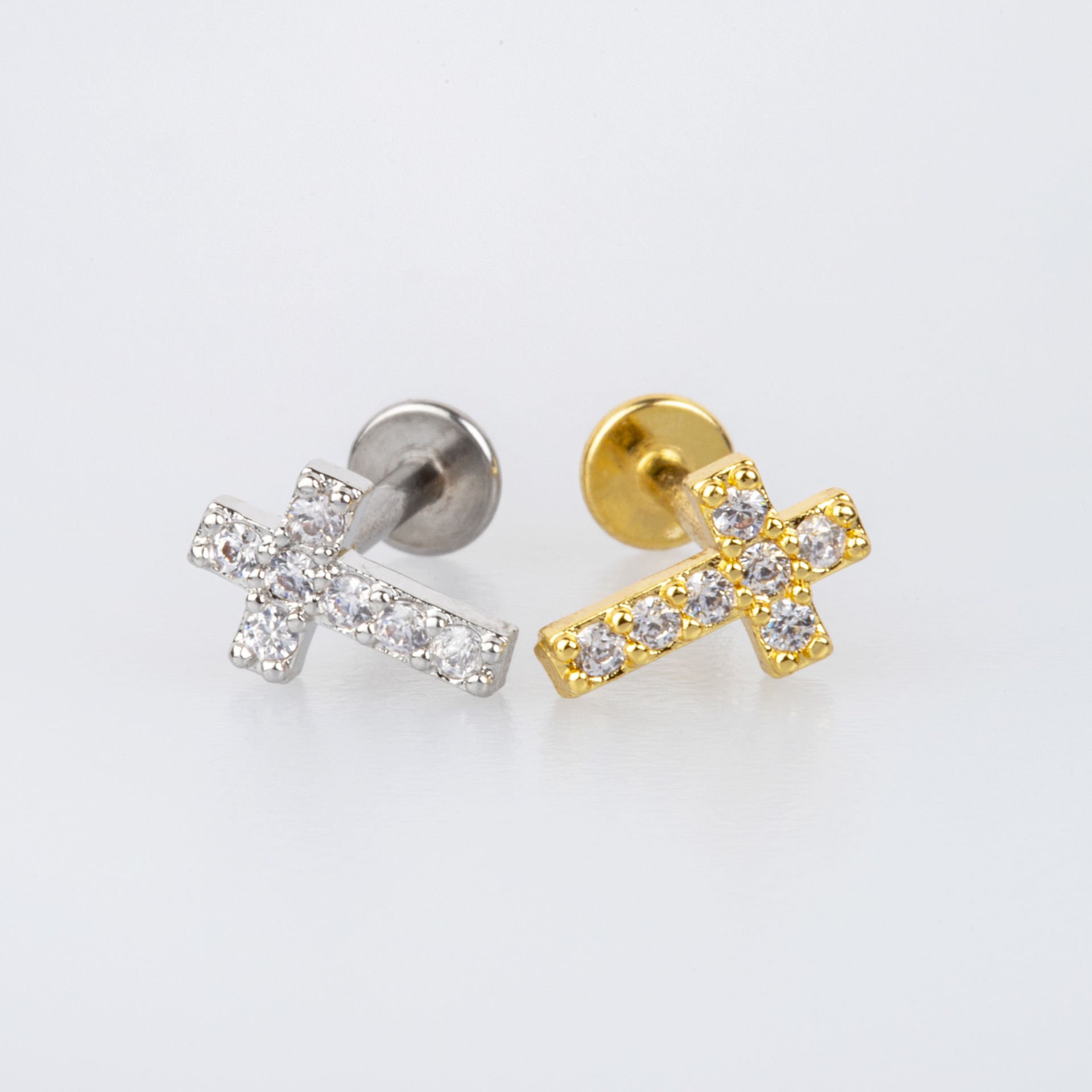 Piercing Tragus Cross