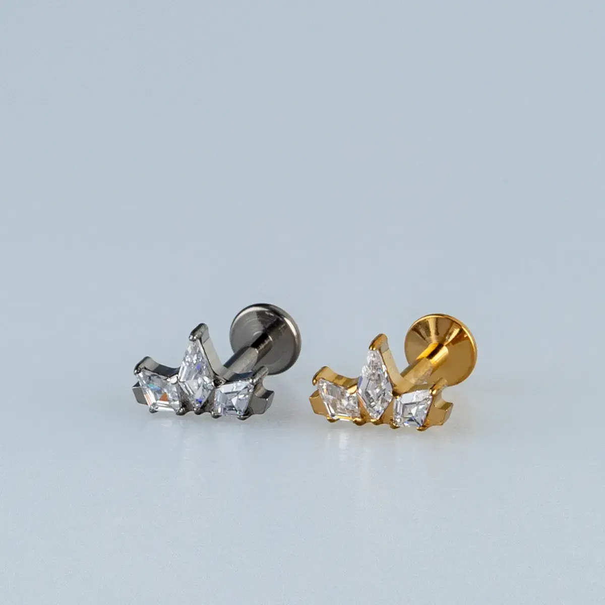 Toptan G23 Titanyum Lotus Taç Piercing Beyaz 8mm