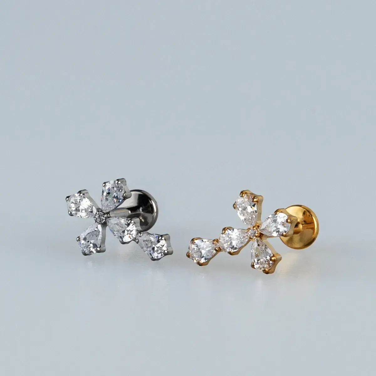 Toptan G23 Titanyum Haç Figür Piercing Beyaz 8mm