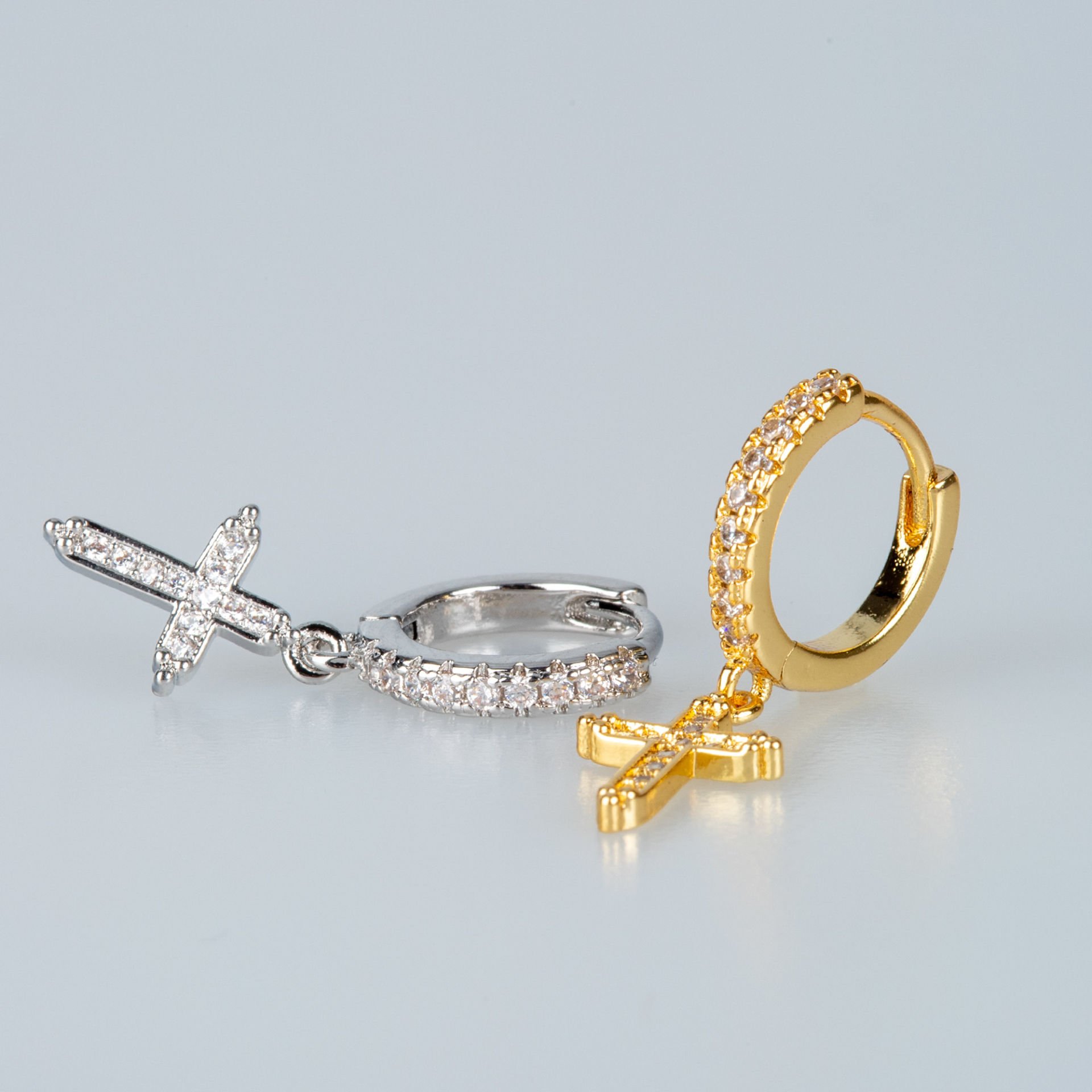 Piercing Rook Halka Haç