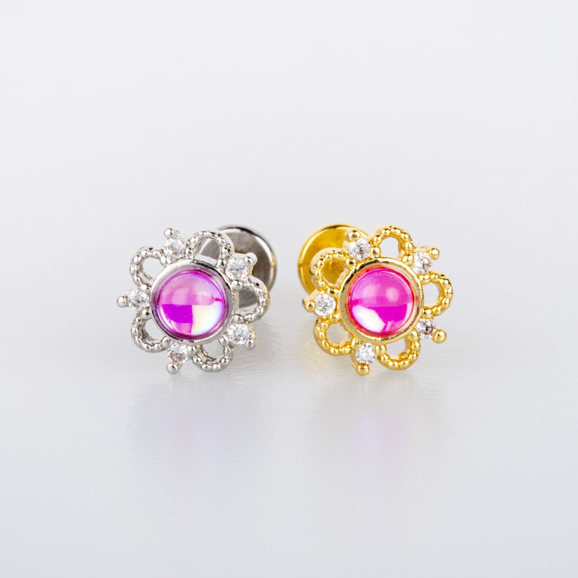Piercing Tragus Çiçek