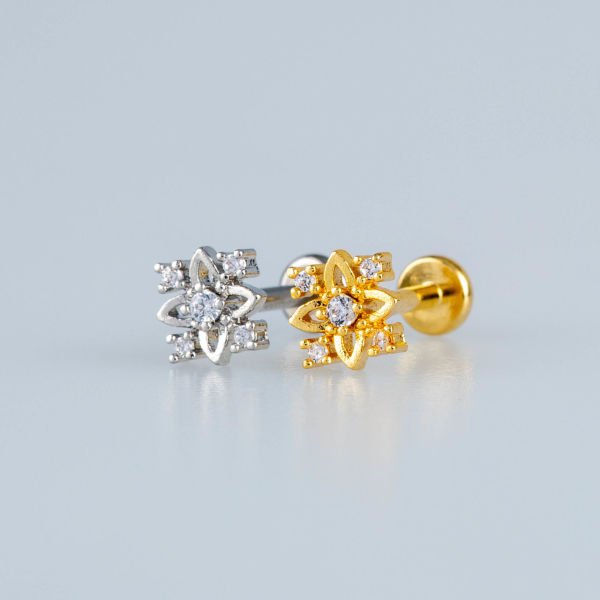 Piercing Tragus Çiçek