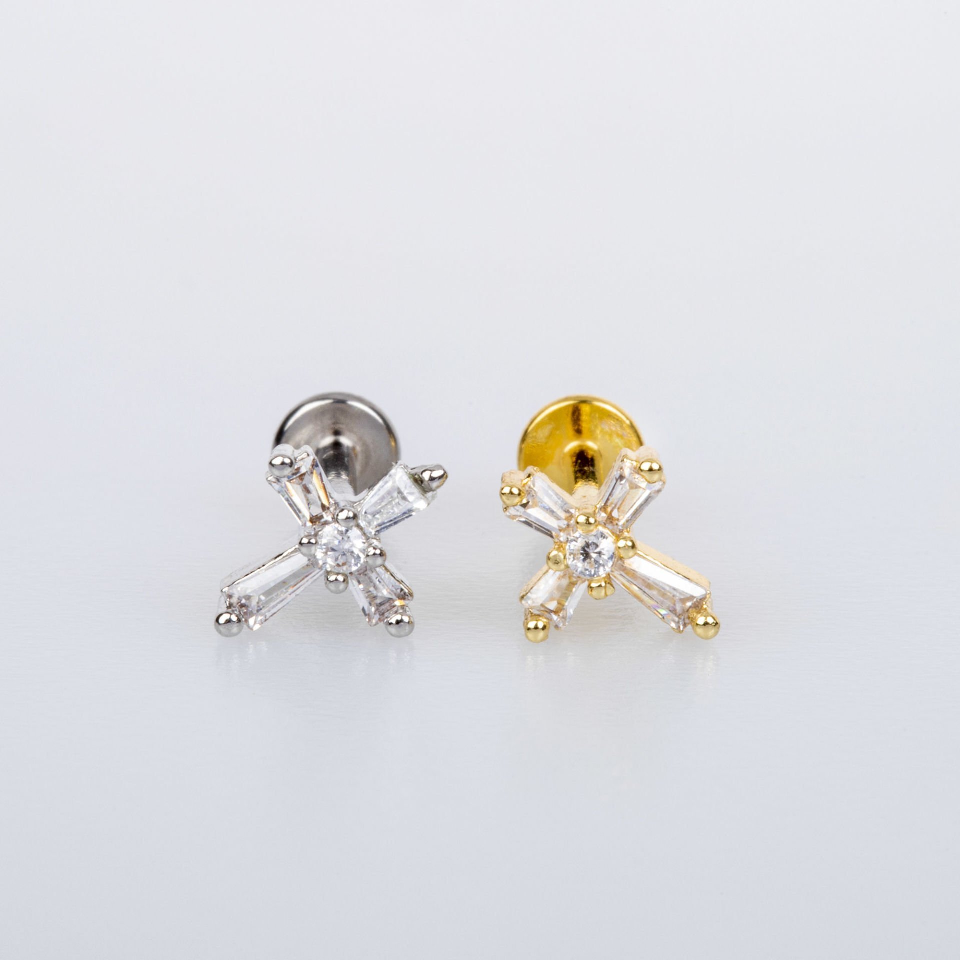 Piercing Tragus Haç
