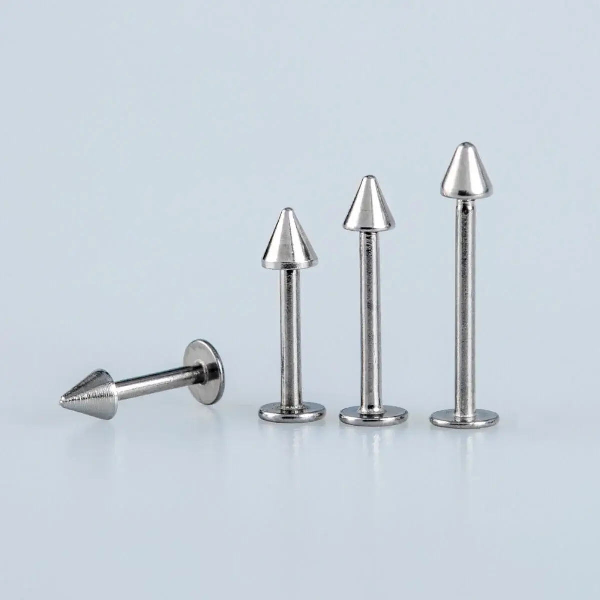 Piercing Labret 3mm Spike First Piercing Bar Length: 6mm