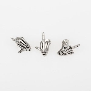 Piercing Tragus Hand