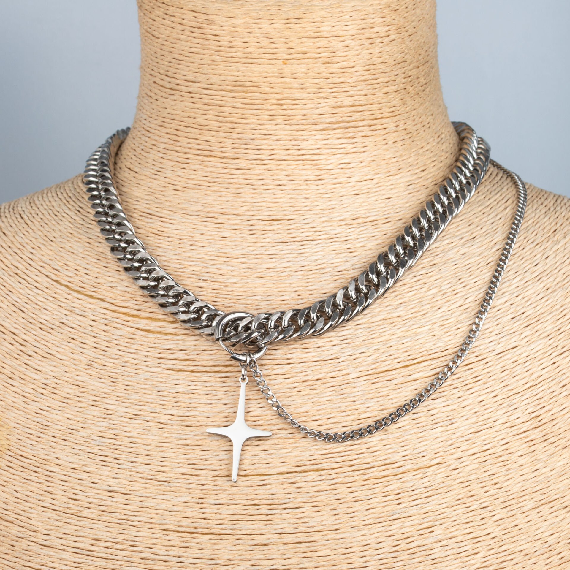 Çelik Zincir Kolye