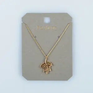 Toptan Kadın Vos Jewelry 14K Altın Kaplama Taşlı Çınar Yaprağı Kolye