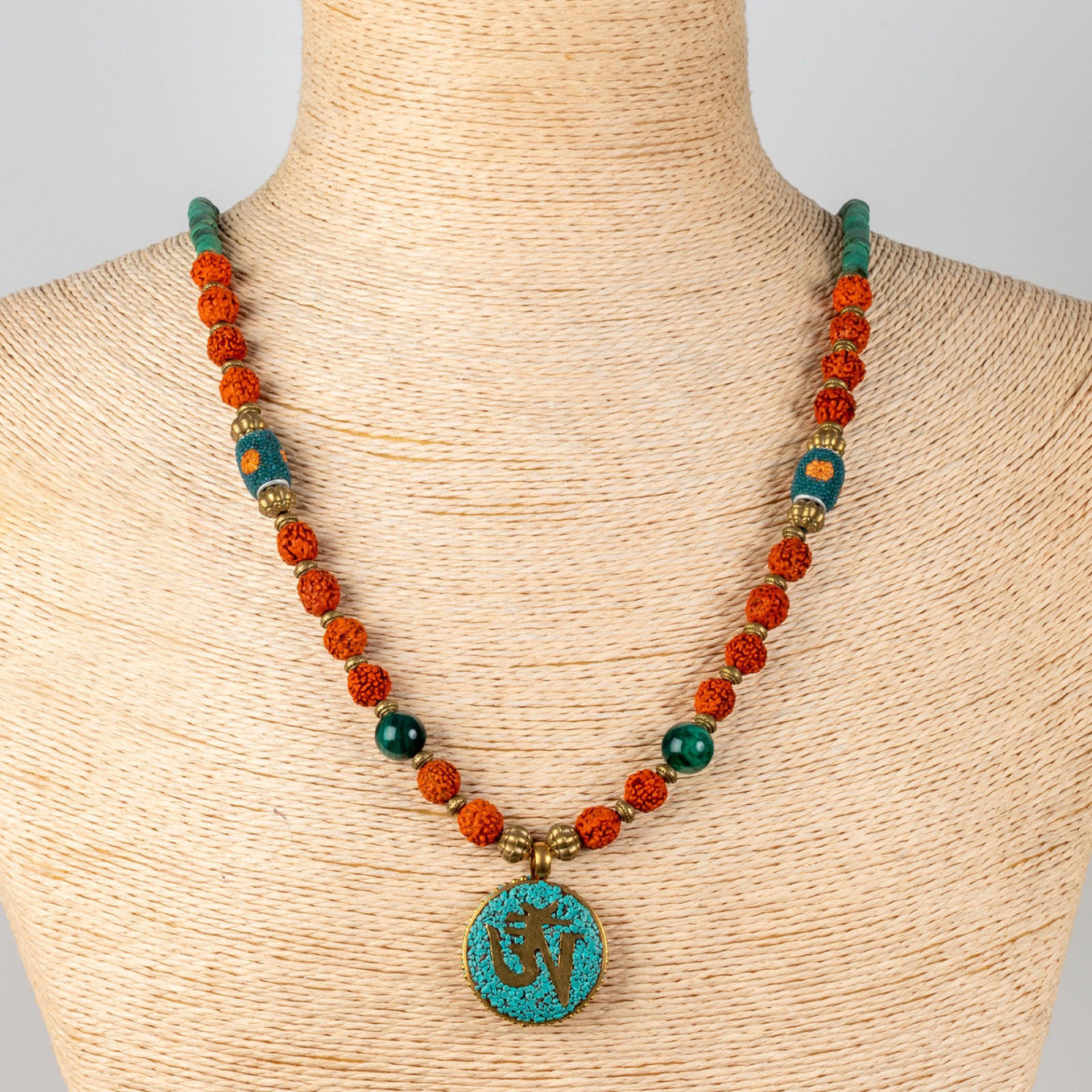 Etnik Doğal Taş Om Mantra Kolye Uzun